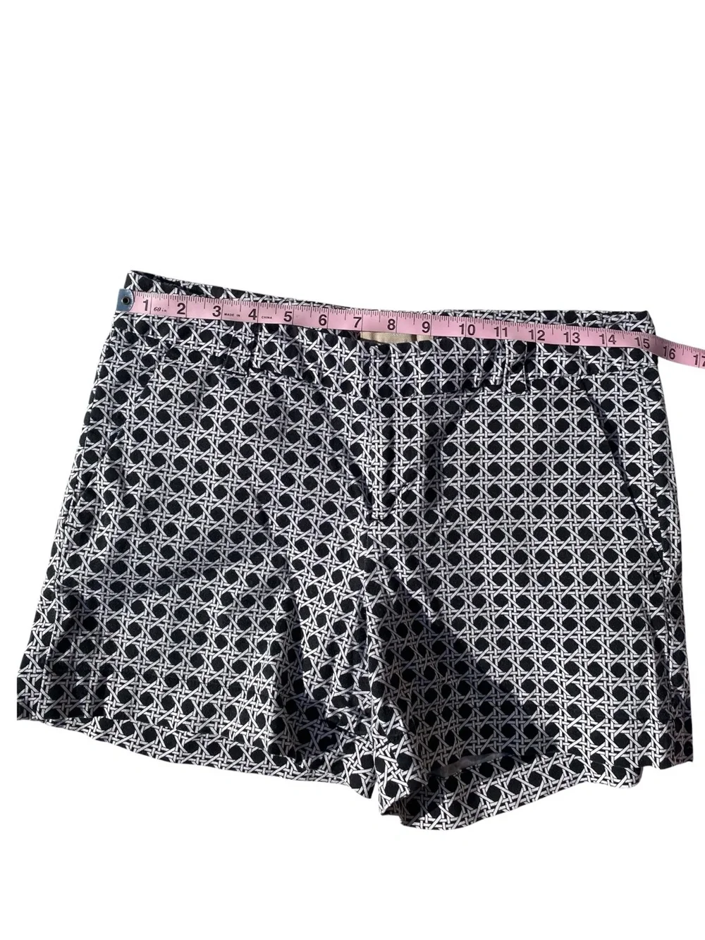 Banana Republic Factory Navy White Geometric Print Shorts Women’s Size 4